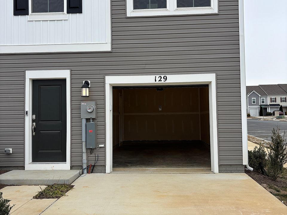 1st image of 129 Brashear Ct
