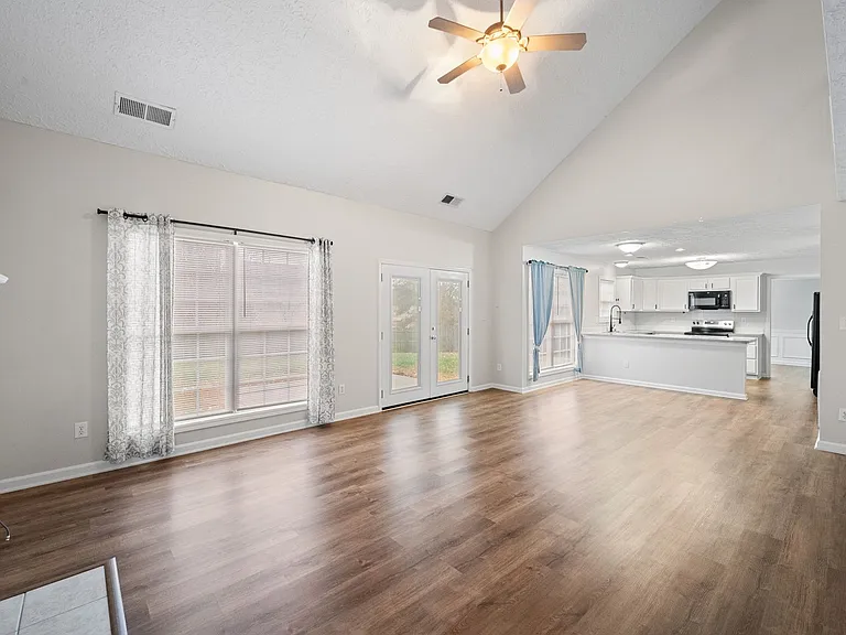 10945 Symington Cir — Photo 9