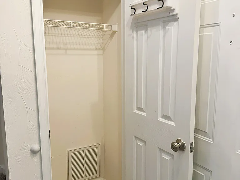 1812 Abbotsbury Way #1 — Photo 3