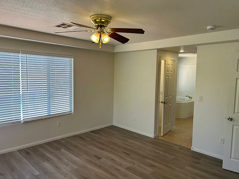 10296 Magnolia Tree Ave — Photo 3