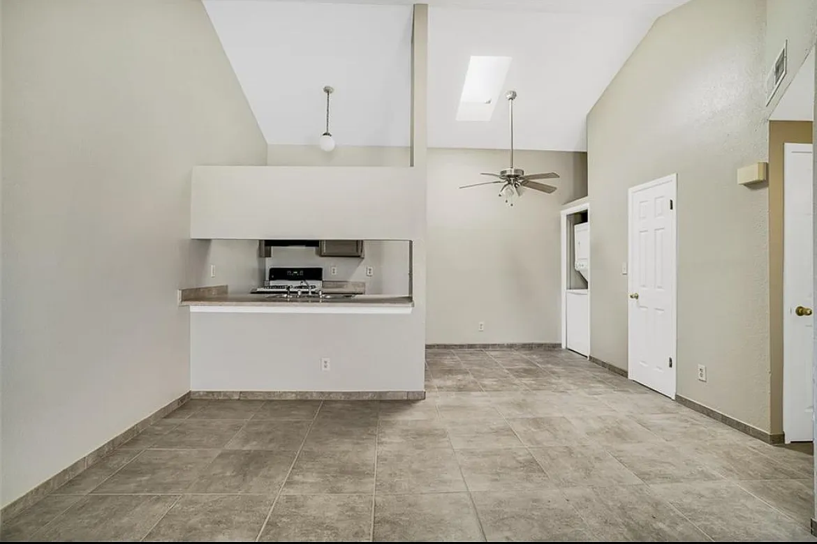 2 bed, 798 sqft, $900 — Photo 4