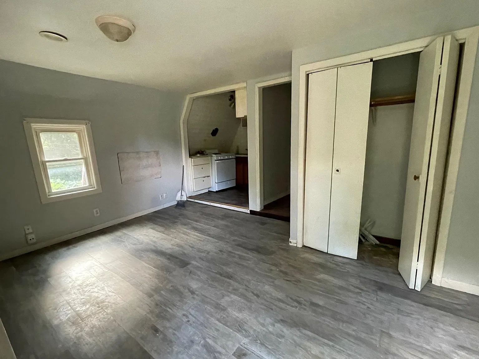 2518 W Jefferson St — Photo 4