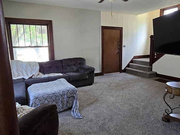 5th image of 307 W Bailey St