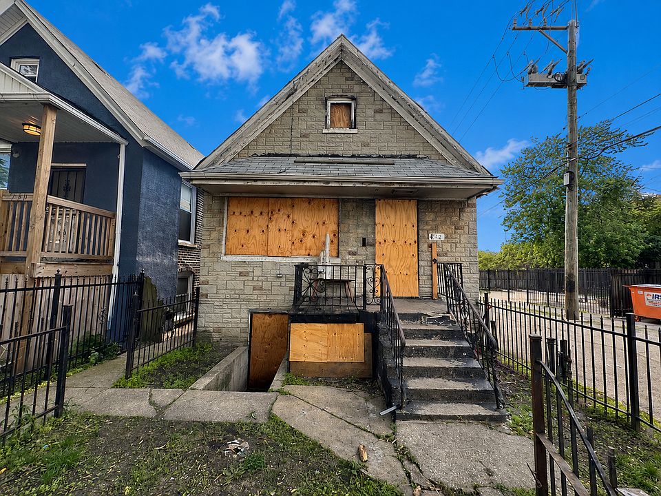 1st image of 742 N Christiana Ave