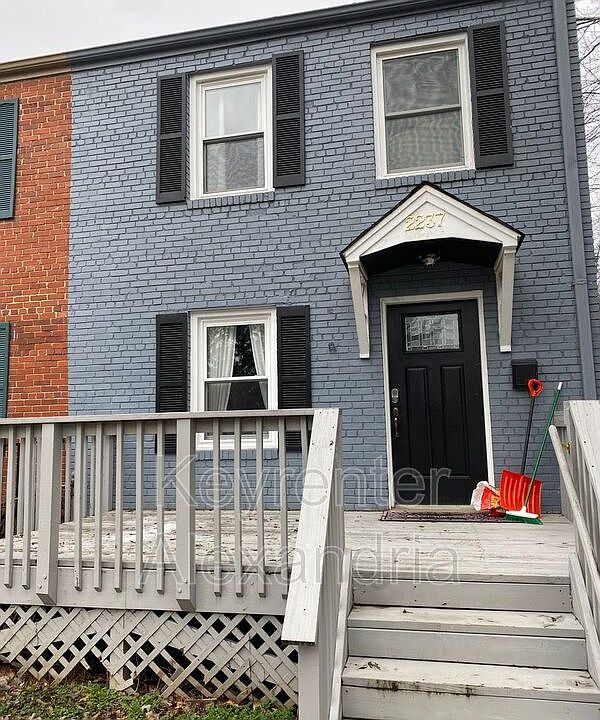 1st image of 2237 Arlington Ter