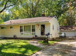 7568 Inland Dr, Olmsted Falls, OH 44138