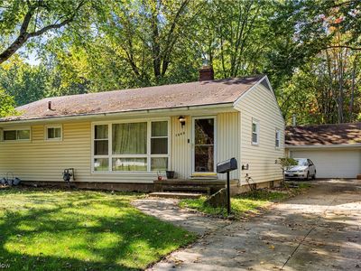 7568 Inland Dr, Olmsted Falls, OH, 44138