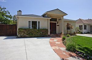 1st image of 2748 Kelton Ave