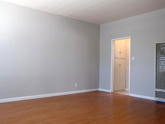 2nd image of 531 N Marengo Ave