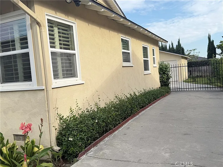 8340 1/2 Longden Ave — Photo 3