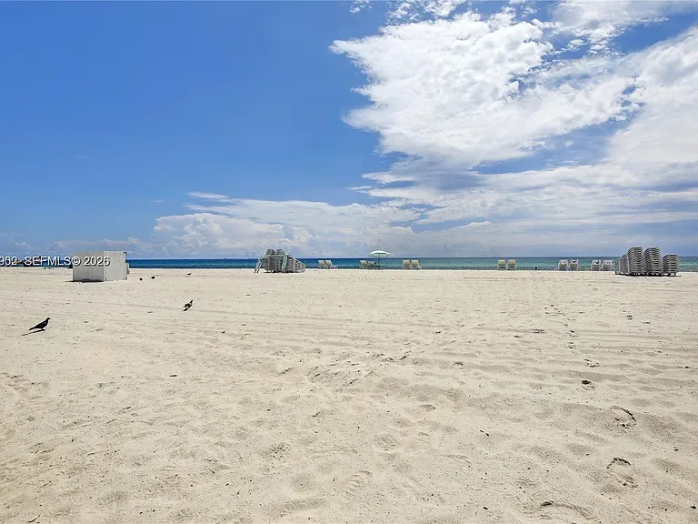 5255 Collins Ave #7G — Photo 17