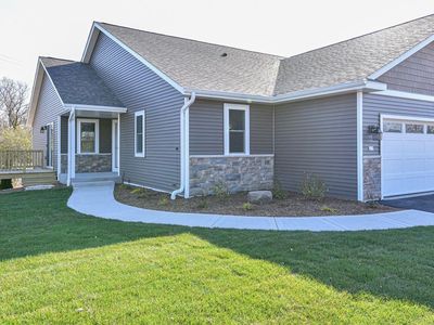 306 North Trailview CIRCLE, Waterford, WI, 53185