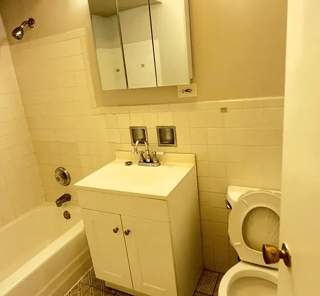 1119 E Algonquin Rd #2 — Photo 11
