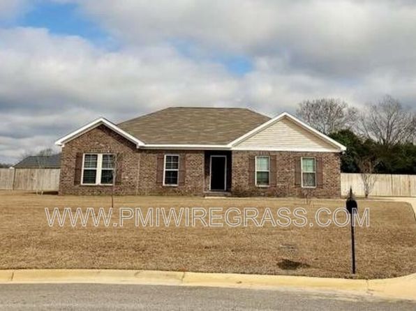 697 Magnolia Ln