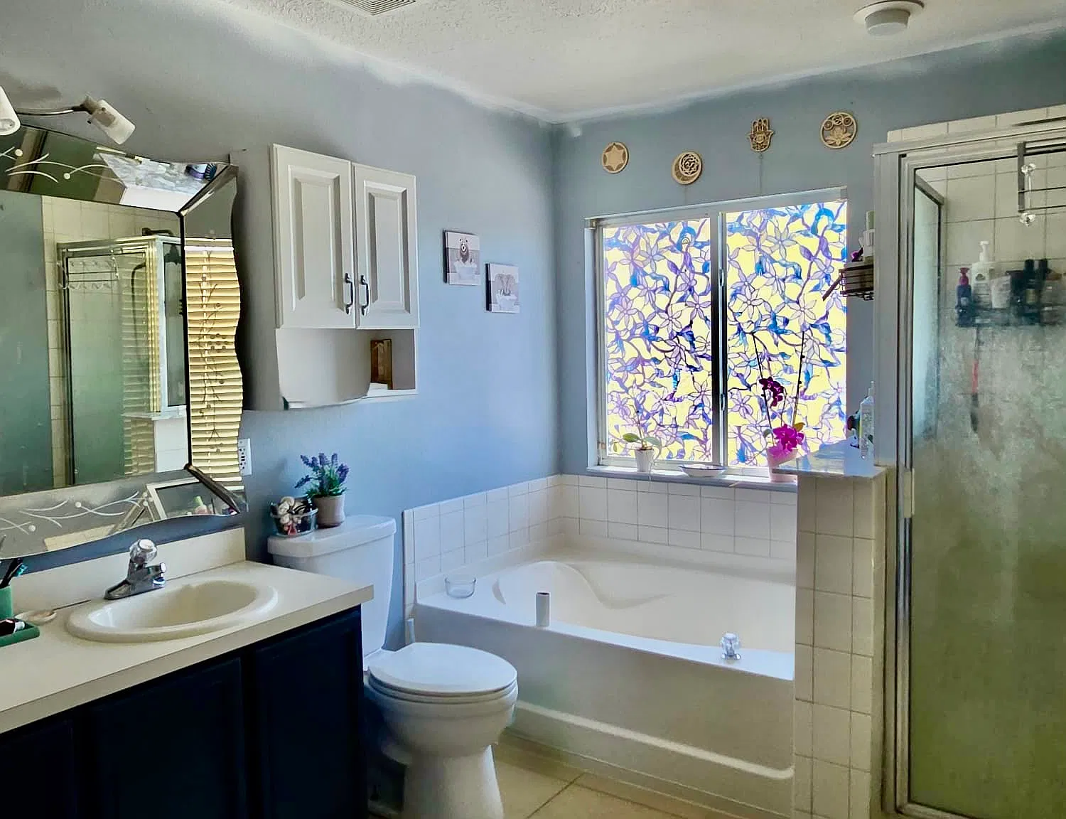 5 bed, 2721 sqft, $2,400 — Photo 1