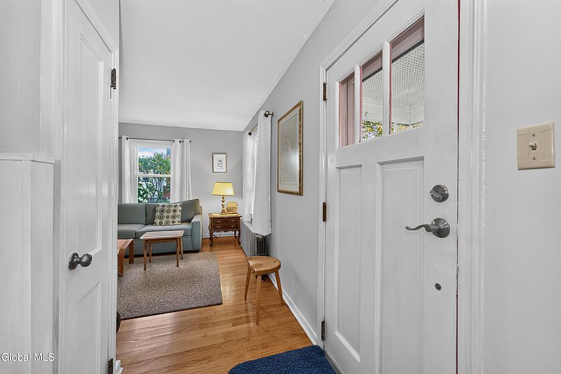 5th image of 38 Pawling Avenue
