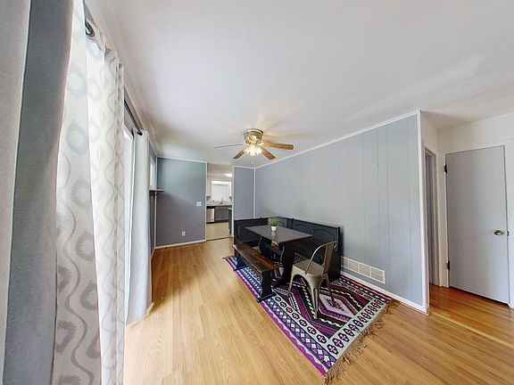 4th image of 1009 Seymour Dr
