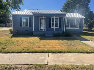 301 East Ave, Ballinger, TX 76821