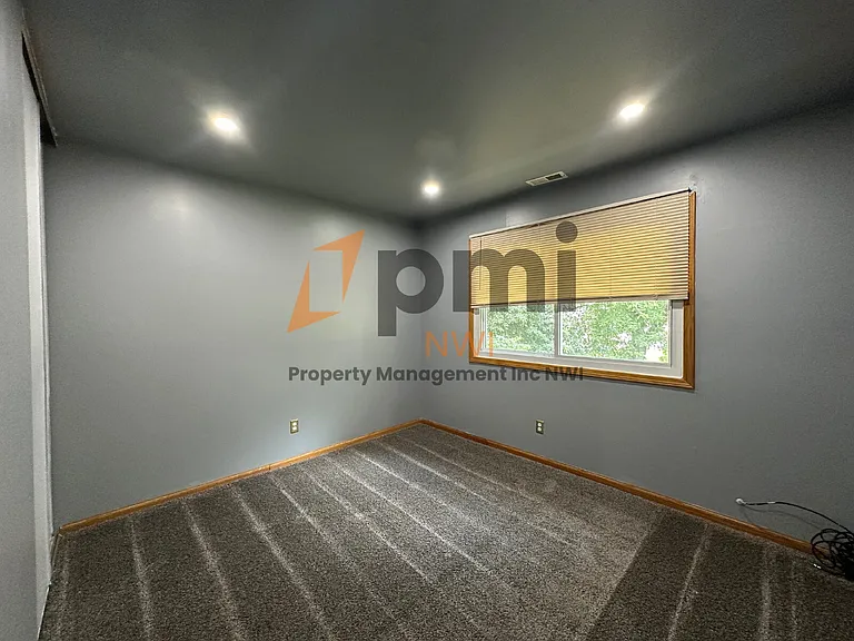 6974 Fillmore Dr — Photo 7