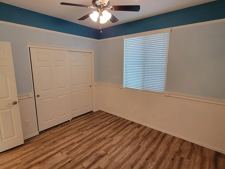 3907 S Vineyard Ave — Photo 14