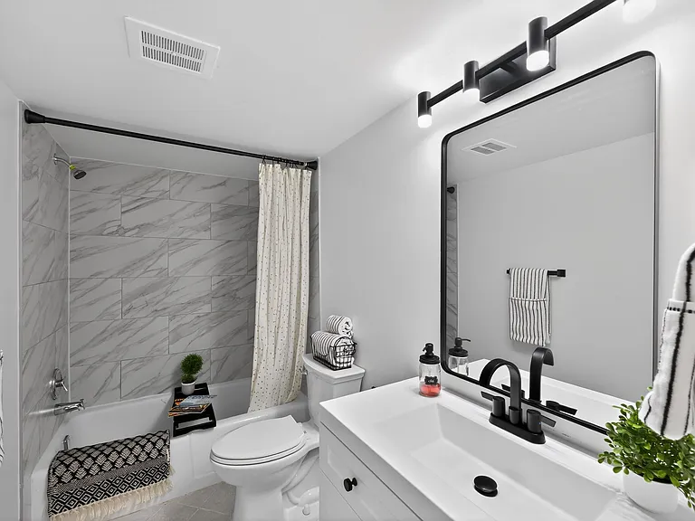 1533 Northgate Sq #11B — Photo 12