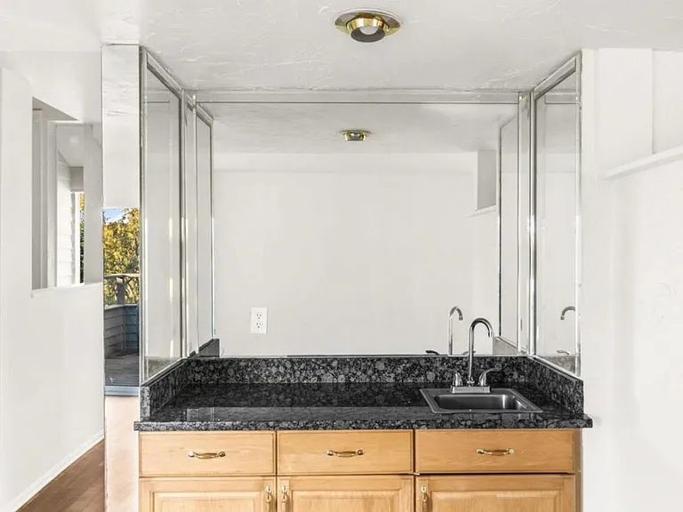 2421 Dove Pl #2421 — Photo 10