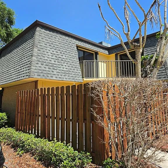 3824 Saxon Dr — Photo 1