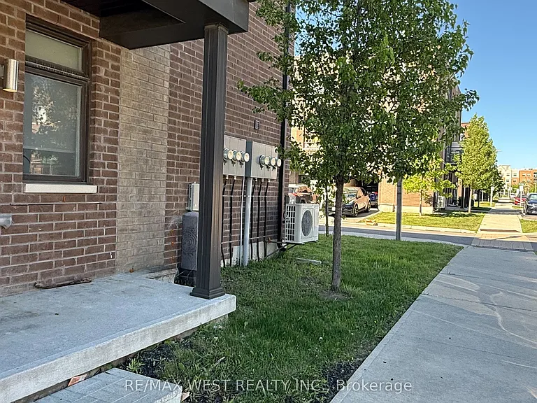 1 Allward St — Photo 7