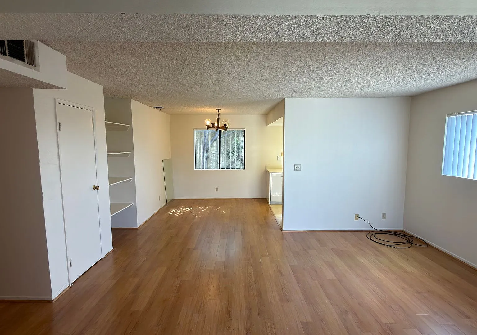 628Alex — Photo 1
