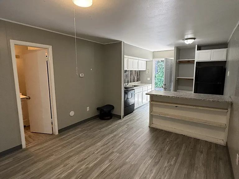 401 Smith St #STA4 — Photo 8