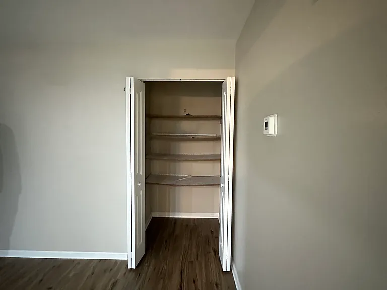 10 Cedar Ave #F — Photo 8