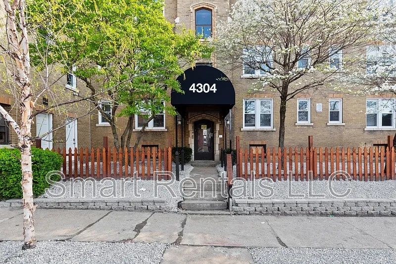 4308 Wallace St #16