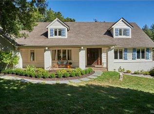 1674 Mason Knoll Rd, Saint Louis, MO 63131