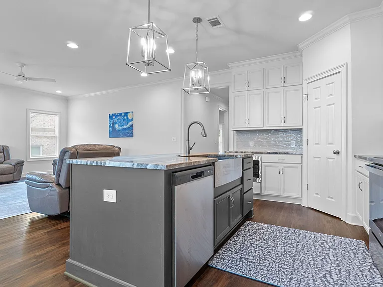 2451 Vesta Dr — Photo 6