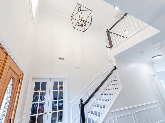 5th image of 2064 Bancroft Ln