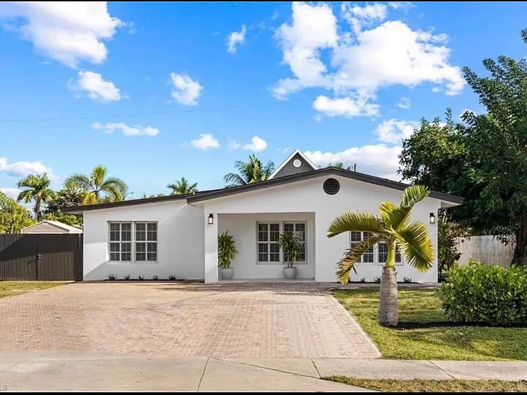 5210 Floridan Ave — Photo 3