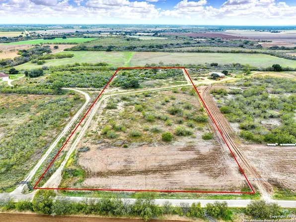 2049 County Road 451, Hondo, TX 78861