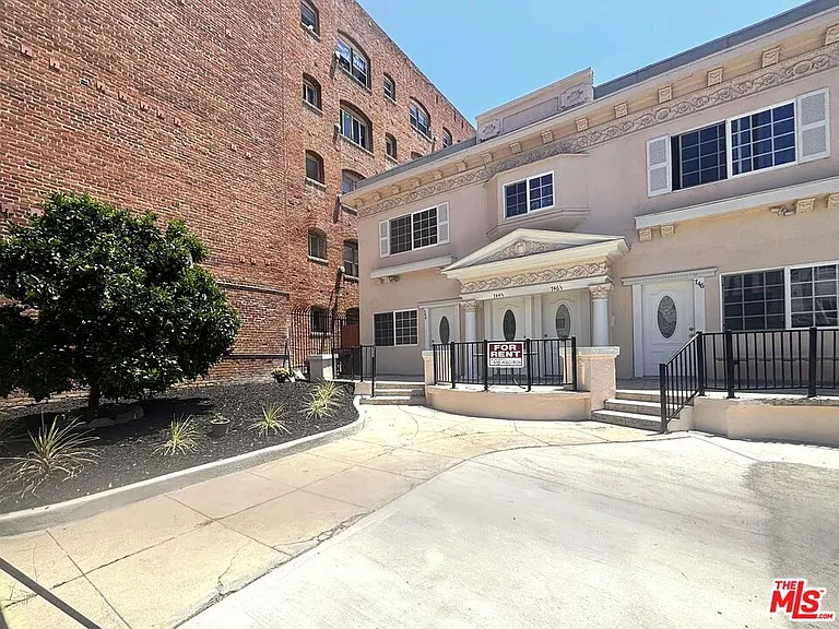 744 S New Hampshire Ave — Photo 3