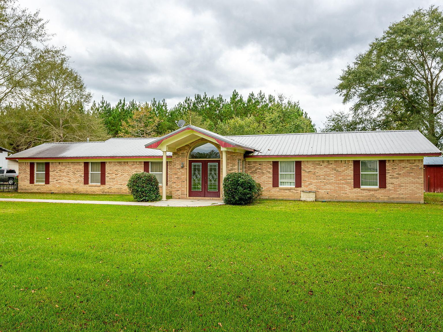 318 Gaines Creek Brewer Rd, Richton, MS 39476 Zillow
