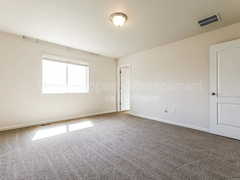 9760 Memphis St — Photo 31