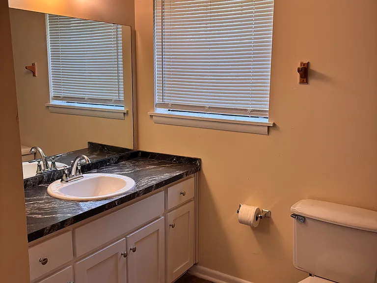 1611 E Trinity Blvd — Photo 8