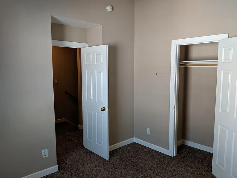239 Lehr Dr — Photo 3