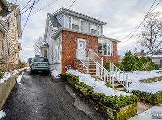 14 Van Riper Ave, Rutherford, NJ 07070