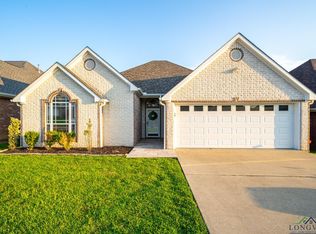 1704 Valley Brook Ln, Longview, TX 75605