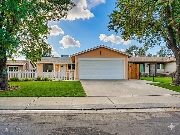 2nd image of 2524 Pemberton Ct
