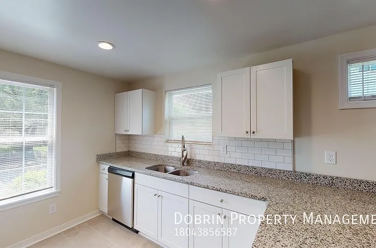 1422 Winder St #2 — Photo 12