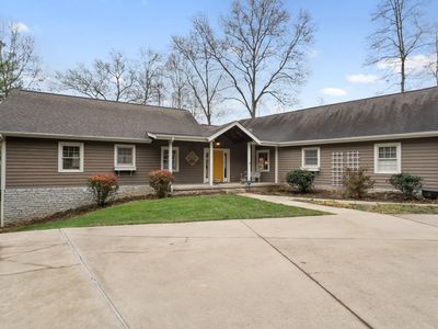 (Undisclosed Address), Columbus, IN, 47201