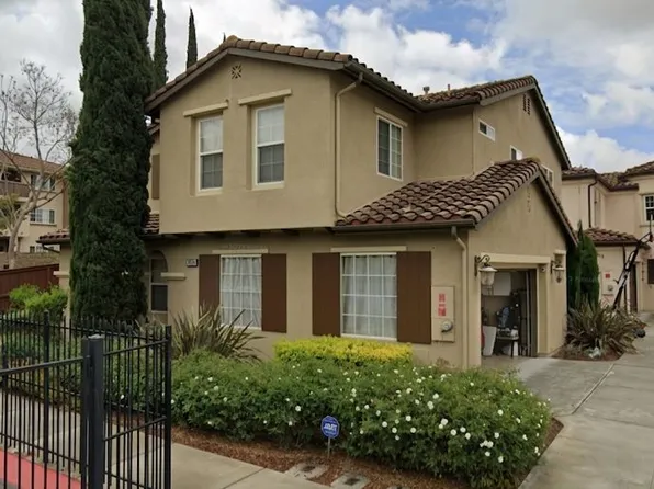 16728 Saintsbury Gln, San Diego, CA 92127