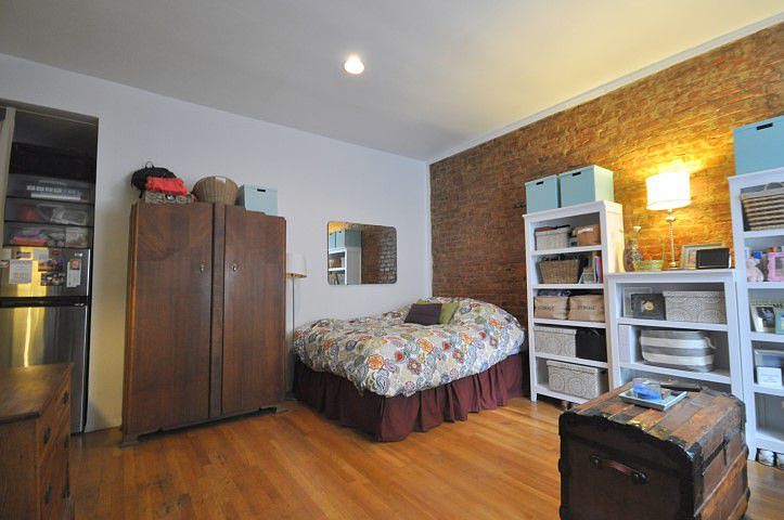 1st image of 329 E 94th St APT D