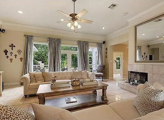 5th image of 402 Avenue Palais Royal